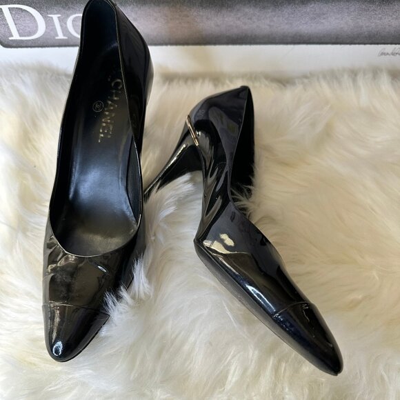 Authentic Chanel CC Logo Patent Leather Pumps - Sz 39 - Picture 11 of 13